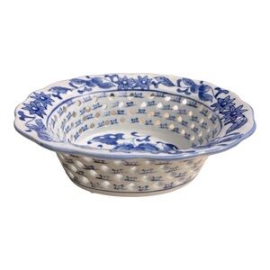Chinoiserie Porcelain Pierced
Oval Bowl Blue and White
Blueberry Fruit Design